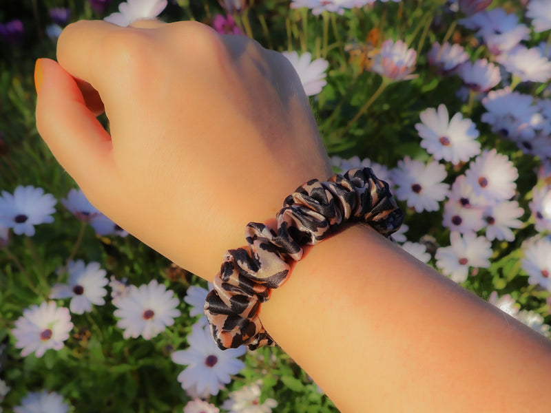 Leopard print small silk scrunchie